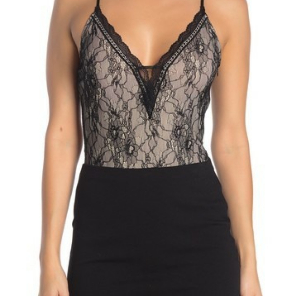 Elodie Deep V-Neck Lace Cami Bodysuit - Picture 3 of 9